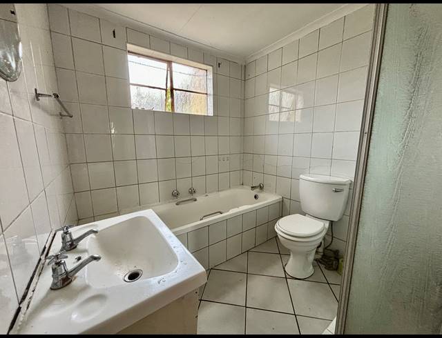 3 BEDROOM HOUSE FOR SALE IN FOREST HILL